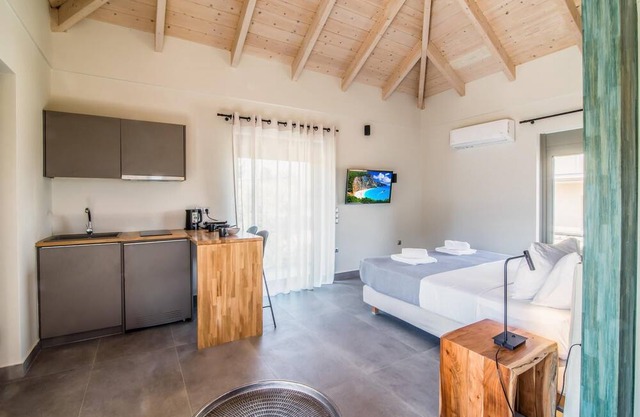 Mountain View Suite with Mega Balcony