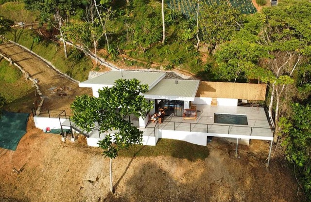 1 bdr moderne house CUSINGA|Panoramic Ocean View