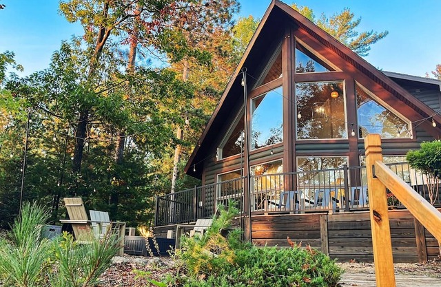 Luxury Lakehouse: Hot Tub, Prvt Dock, Kayak, Fire Pit, Scenic Decks, Game Room