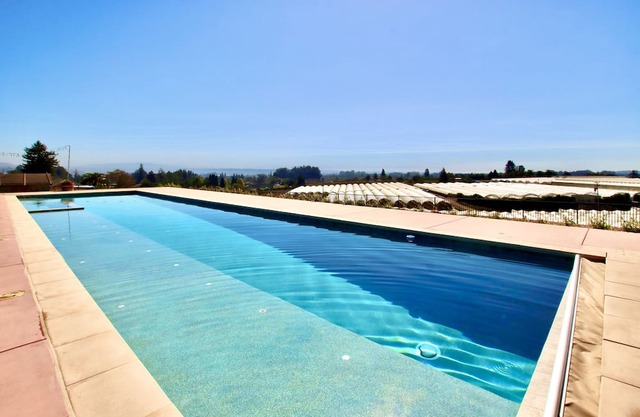 Tiny House Hilltop Haven - Pool, Hot Tub & Views!