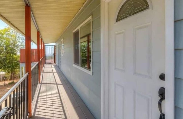 Peaceful 2 Bedroom Home with a Breathtaking View