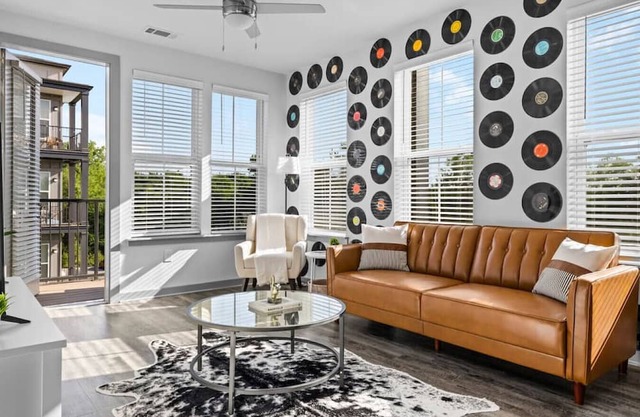 9min to DT Nashville - Secluded APT!