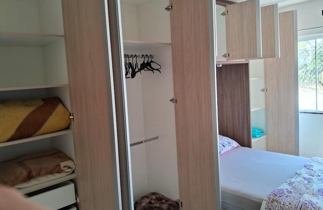 Apartamento Privativo em Condomínio Fechado. Com Vaga Coberta