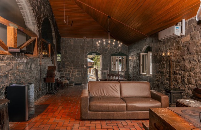 Casa de Pedra Mena Kaho