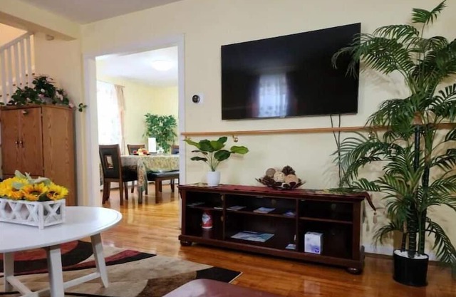 Comfortable Yellow House