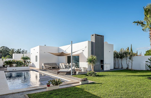 Villa 'Chill Out Of City 2' with Private Pool, Wi-Fi and Air Conditioning
