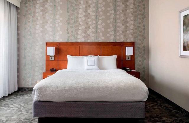 Relax and Stress-Free Vacation! Free Parking, Near Kingscote Newport Mansion!