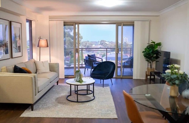 Tranquil Maroubra Abode - Parking included