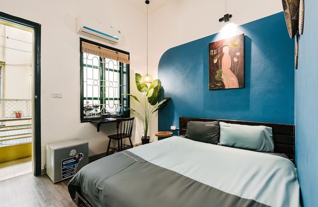 Ha Noi Old Quarter - City Center - Private Balcony - 5' to Hoan Kiem Lake