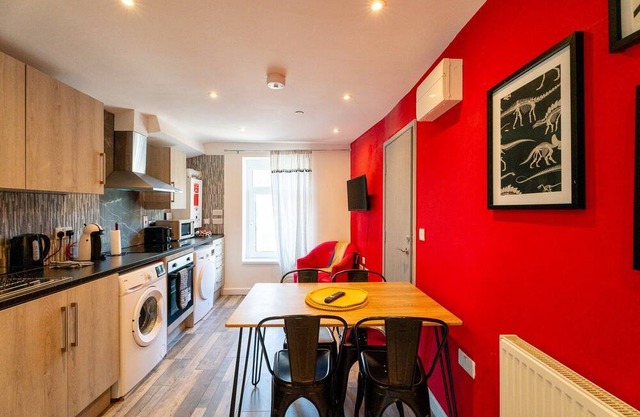 Cardiff Getaway - City Center - Free Parking