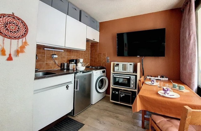 3rd floor, tv, ski locker, 17m², Les Menuires