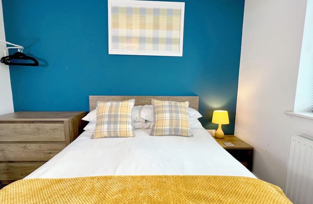 9 Cross Court, Stafford