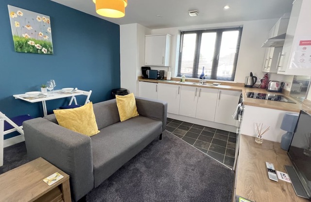 6 Cross Court, Stafford