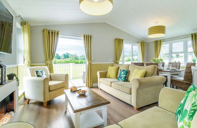 3 bedroom accommodation in Beetley, Dereham