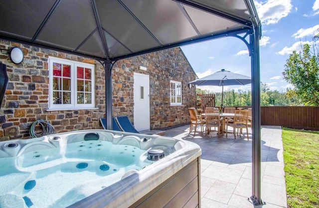The Barn - 4 Bedroom - Tyn-Y-Coed Farm - Cardiff