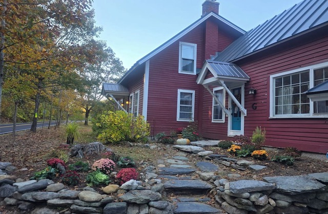 The Cardinal Lodge- A charming river-front farmhouse retreat.