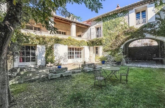 Gorgeous home in Nages-et-Solorgues