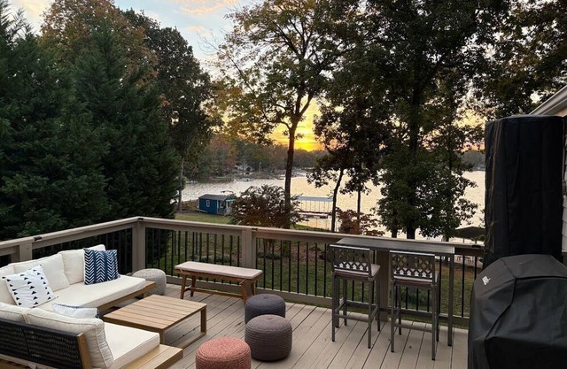 Welcome to Dockside Dream – Your Waterfront Escape