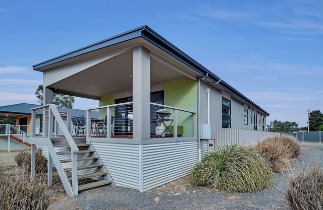 Long Island Retreat: Pelican. The Perfect Riverside Family Getaway.