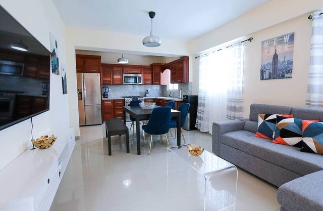 LUXURY 2BR/2BA APT W. A|C Garage & ROOF TOP