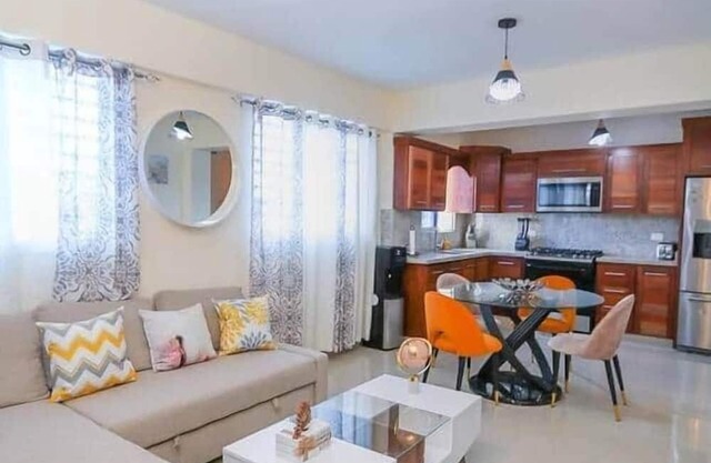 Amazing 2BR/2Bt APT hot water, AC,Garage and Patio