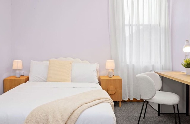 Illawarra Loft | Double Bed, Restaurants, Cafes