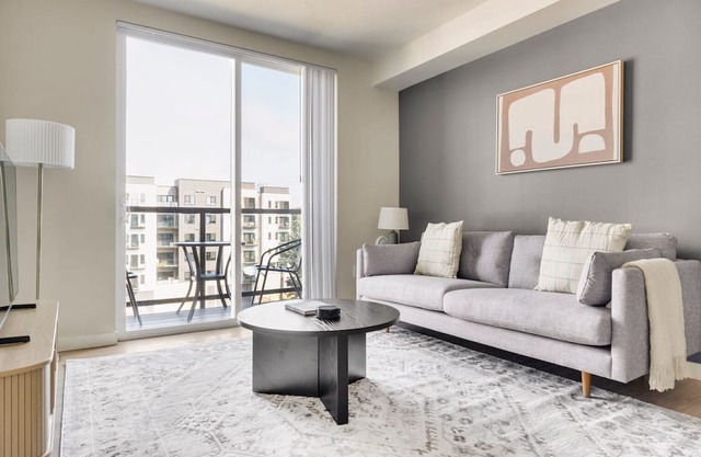 Blueground | Meridian Park, balcony, nr Shoreline Park