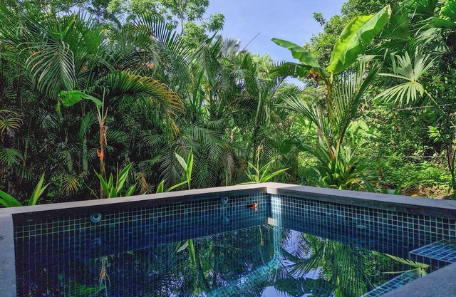 Mira Bungalow - Private Plunge Pool + AC, Near Beach