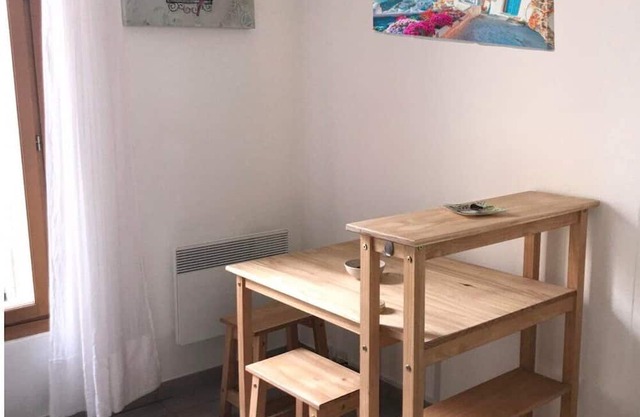 Lovely, quiet studio, just a few minutes' walk from the town center