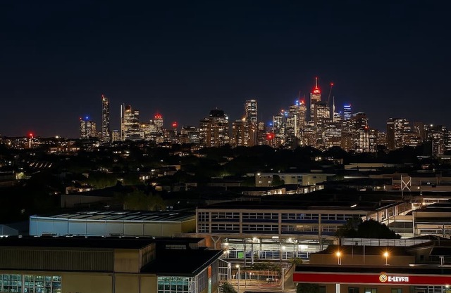 Sydney Skyline Penthouse | 2 Parking, City Views CBD Airport