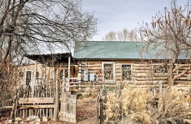 Adobe Cottage on Organic Farm Stay near Taos, New Mexico