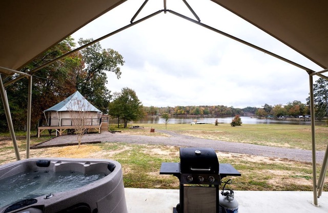 Romantic Safari Tent with Grill and Hot Tub in Cedar Bluff, Alabama