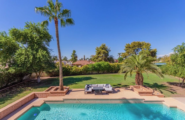 Golf Course Getaway, Spacious House, Sleeps 12, Amazing Pool