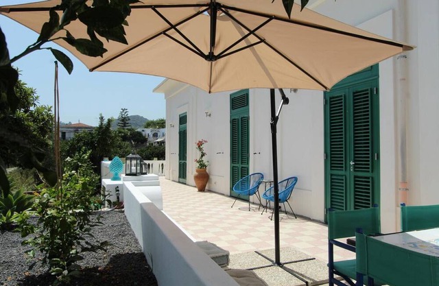 Villa 'La Casa Bianca' with Private Terrace, Wi-Fi and Air Conditioning