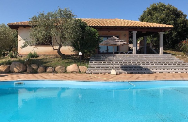 Villa 'Roberta with Big Private Pool' with Sea View, Wi-Fi and Air Conditioning