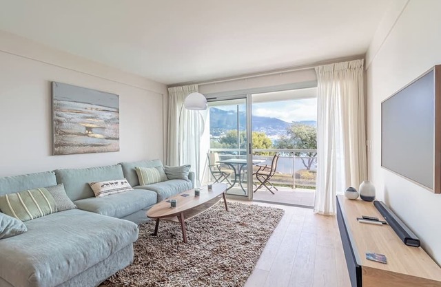 This apartment is a 1 bedroom(s), 2 bathrooms, located in Roquebrune-Cap-Martin, Provence-Alpes-Côte d'Azur.