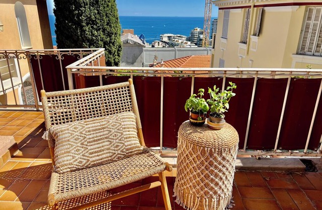 This house is a 2 bedroom(s), 1 bathrooms, located in Beausoleil, Provence-Alpes-Côte d'Azur.