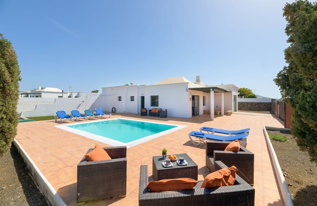 Vacation Home 'Vista De La Montaña' with Mountain View