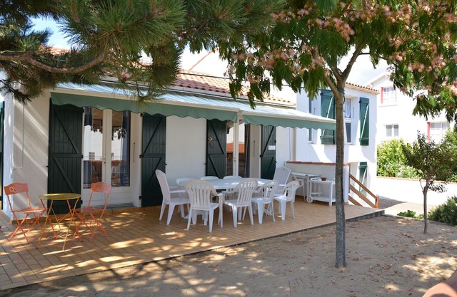 Holiday Home 'Les Floralies' with Private Terrace, Private Garden and Wi-Fi