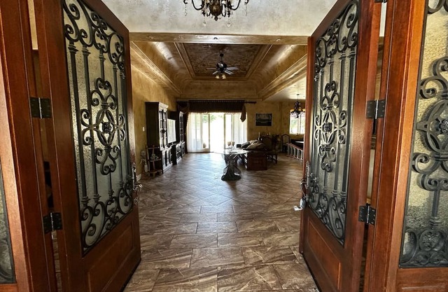 Spacious 6-bedroom Tuscan style on 18 acres in Lakeport with WiFi, Pool, Gated