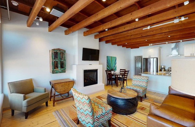 Chama Casita: Downtown Railyard District, short walk to Plaza
