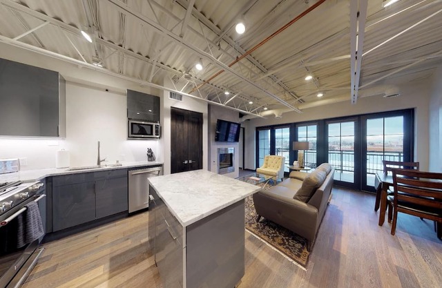 The Lincoln 502, 1 Bed / 1 Bath, Luxury Loft Style Condo