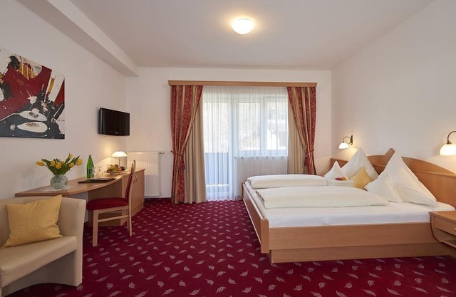Double room "Sonne" for up to 3 persons in the mid-season - breakfast hotel