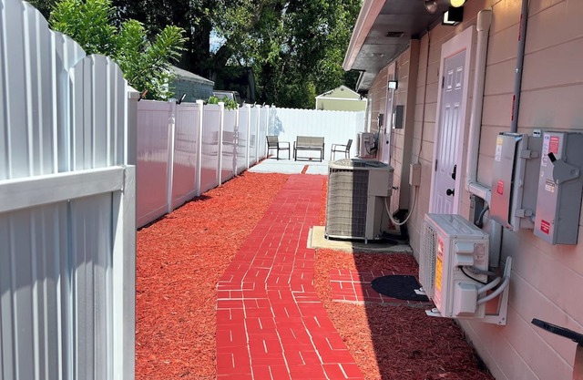 5 minutes from Bush Garden and USF! Apartment for 2 people, cozy.