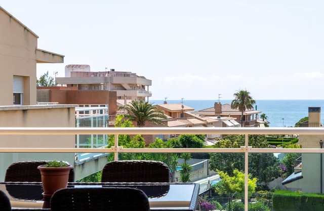 Penthouse with terrace and pool 100m beach