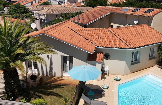 Charming villa with terrace near the beach