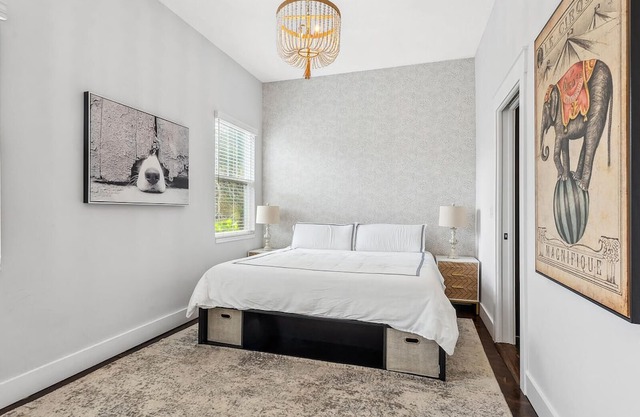 Renovated historical home with guest house in the heart of downtown Sarasota