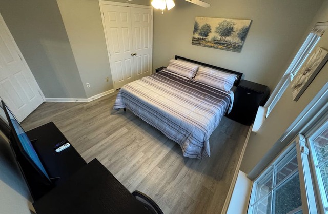 Spacious 5-bedroom house with WiFi, AC in charming Fort Washington