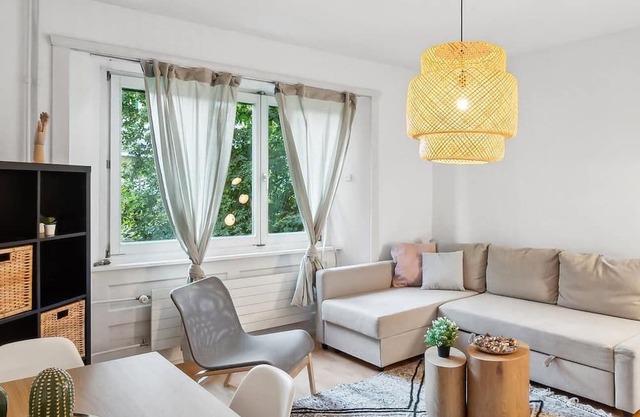 Basic 3BR Flat with Balcony in Zurich