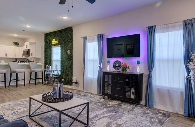 Vibrant Central HTX Vibes - NRG, Med-Center, TSU